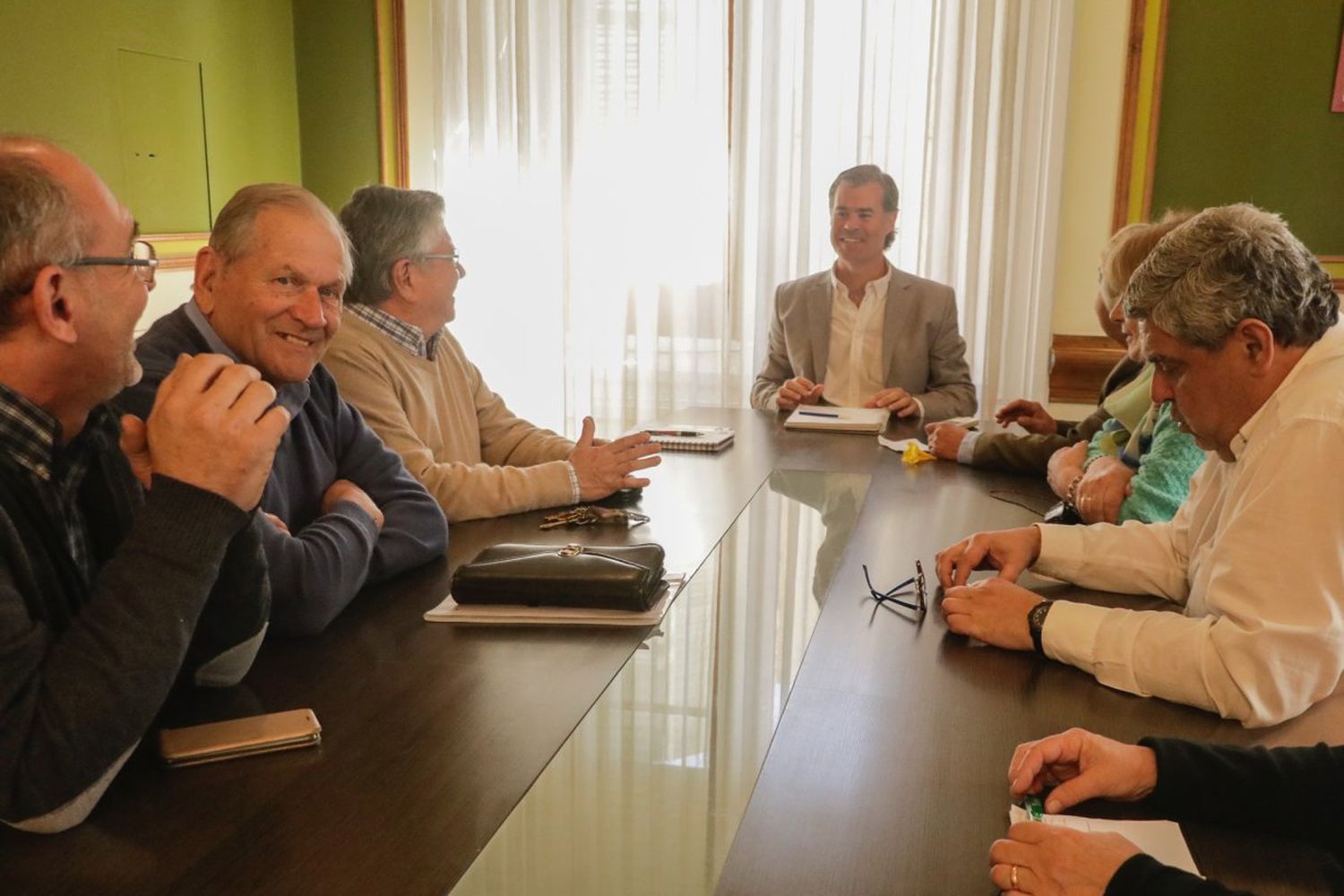 El intendente Piaggio recibió a la Asamblea Ciudadana Ambiental