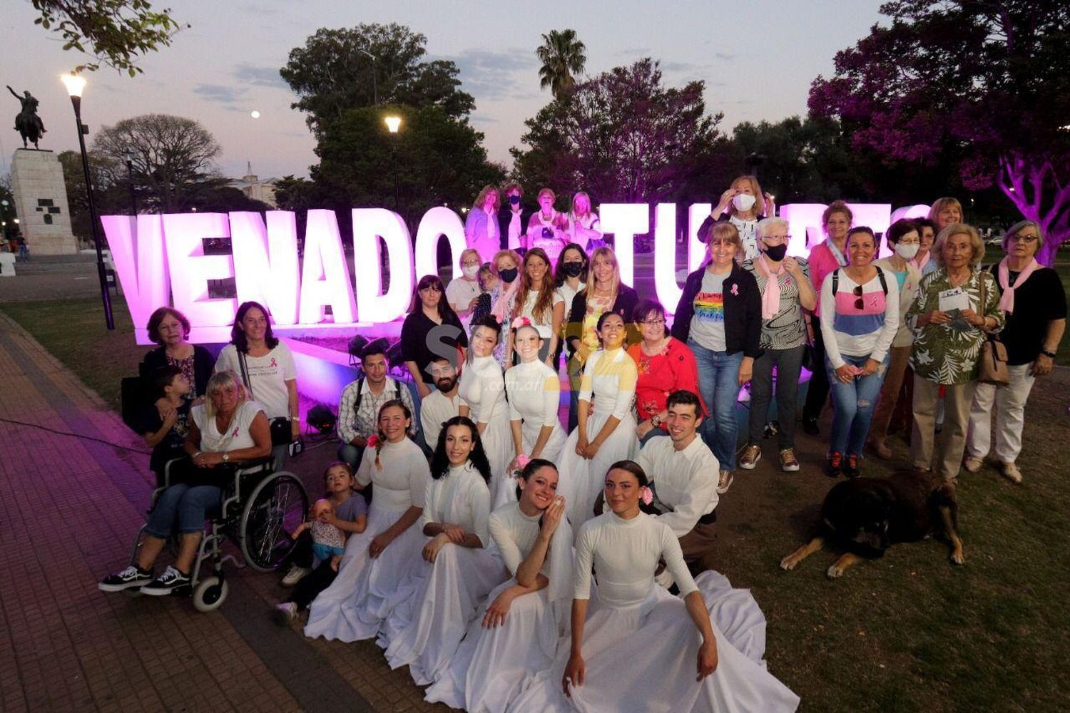 El Municipio acompañó a LALCEC en el Día de Lucha Contra el Cáncer de Mama 