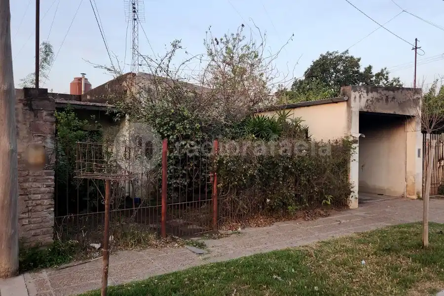 Violento episodio en barrio Barranquitas: un hombre mayor de edad está internado con graves heridas