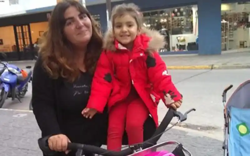 Krystal Muñoz recibió el alta y se recupera en su casa en San Pedro