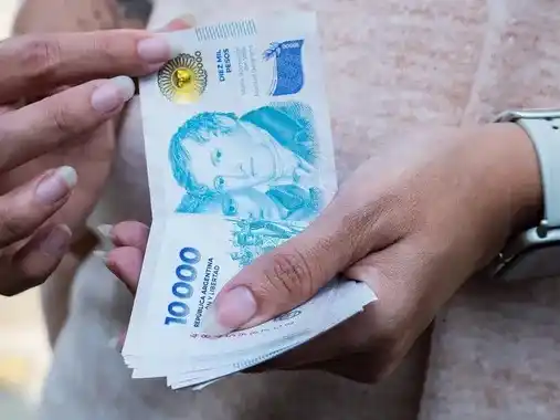 Los salarios subieron por debajo de la inflación en noviembre y perdieron parte del terreno recuperado