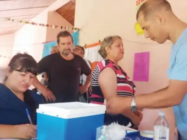 Adultos mayores que asisten a la Casa de la
Solidaridad recibieron la vacuna antigripal