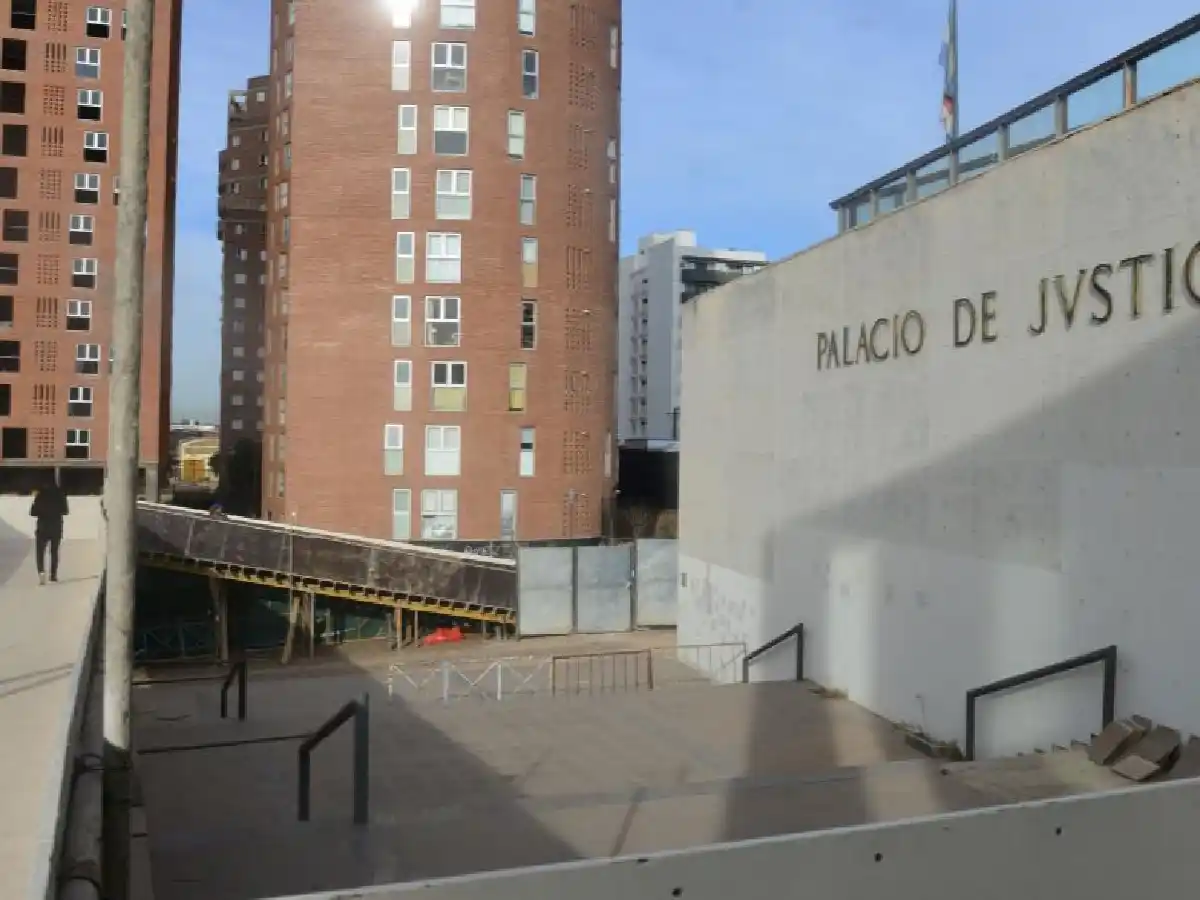 Investigan si una joven fue abusada por un policía cerca de la Facultad de Agronomía