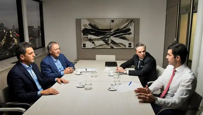 Piaggio: "La foto de Massa, Urtubey, Schiaretti y Pichetto fue patética"