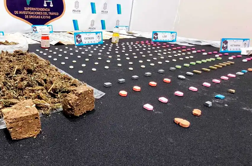 Detienen a un hombre y secuestran varias pastillas de éxtasis, Cristal Ice y LSD