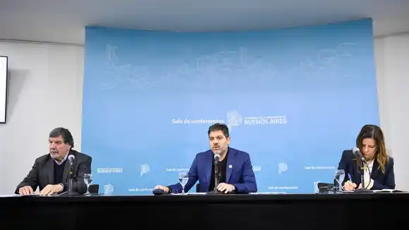 "Son diálogos más que discusiones": Bianco habló de la interna peronista en conferencia y defendió el rumbo de Kicillof