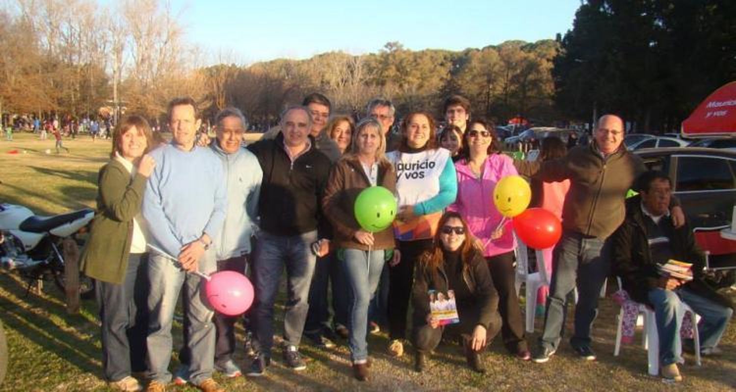 Elecciones 2015: Candidatos hacen campaña en la peatonal y el Paseo Público