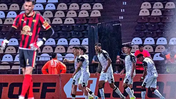 En los penales, Gimnasia de Mendoza se aferró al ascenso