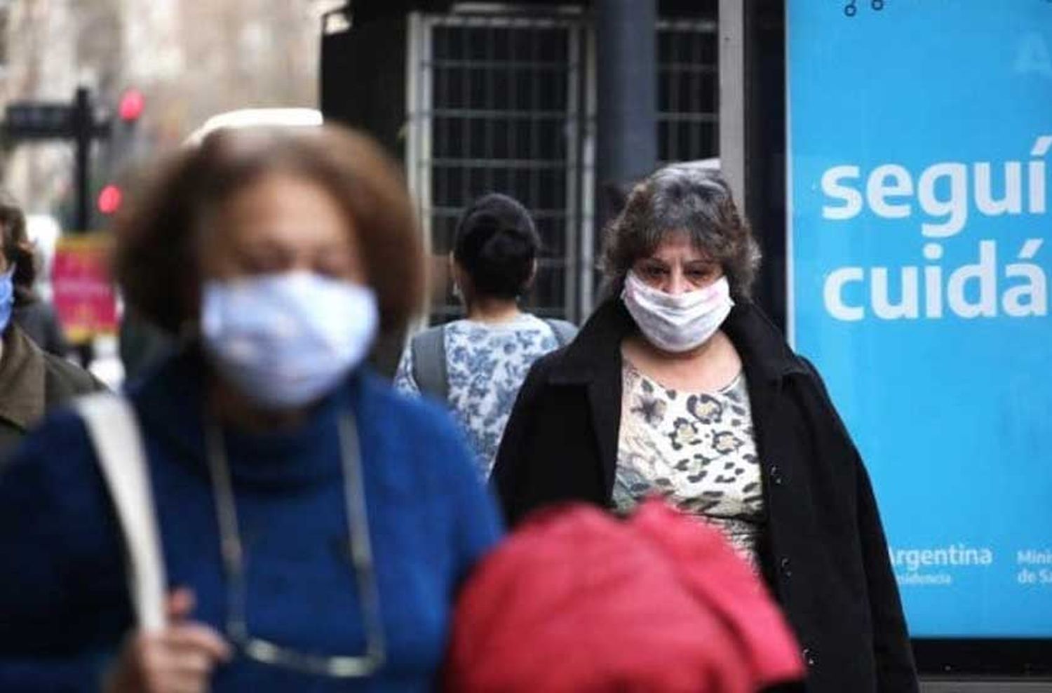 Reportan más de 26 mil nuevos contagios y 689 muertes por coronavirus en Argentina
