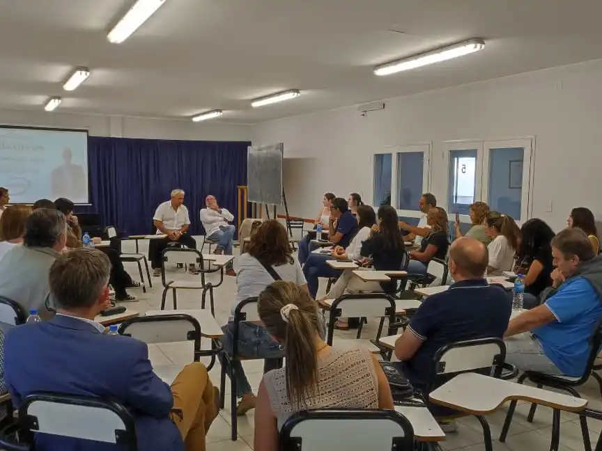 La jornada se desarrolló en el Salón de Usos Múltiples (SUM) de la sede ubicada en Las Heras 1135.