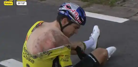 El belga Van Aert sufrió una tremenda caída que pone en peligro su participación en París 2024