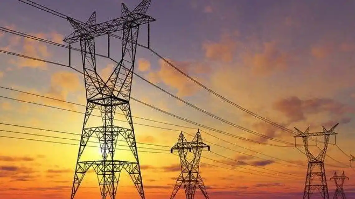 Más de medio millón de santafesinos pueden pagar menos por la luz y el gas, pero aún no lo saben