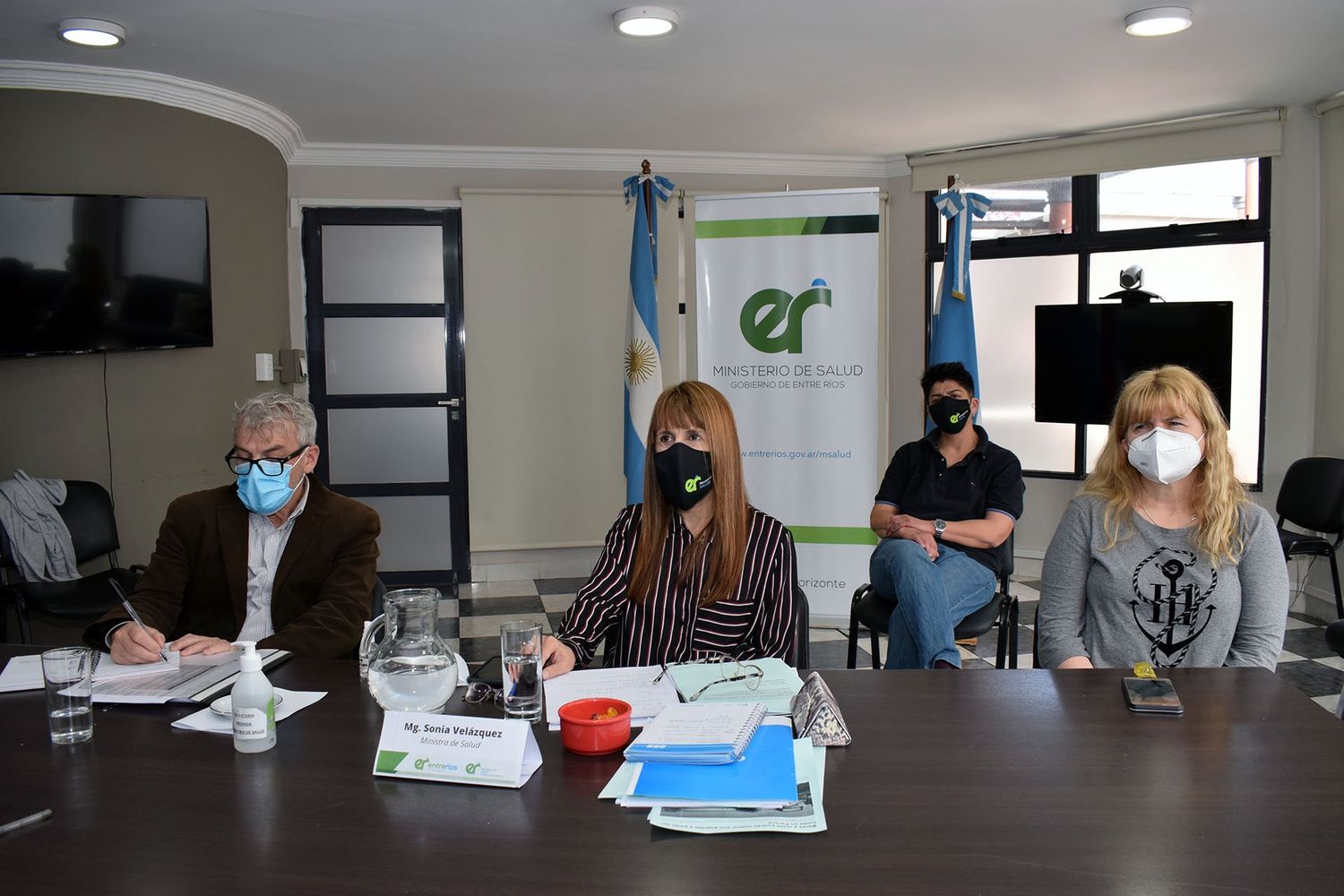 Pacientes con covid-19 y en estado crítico podrán ser acompañados por familiares