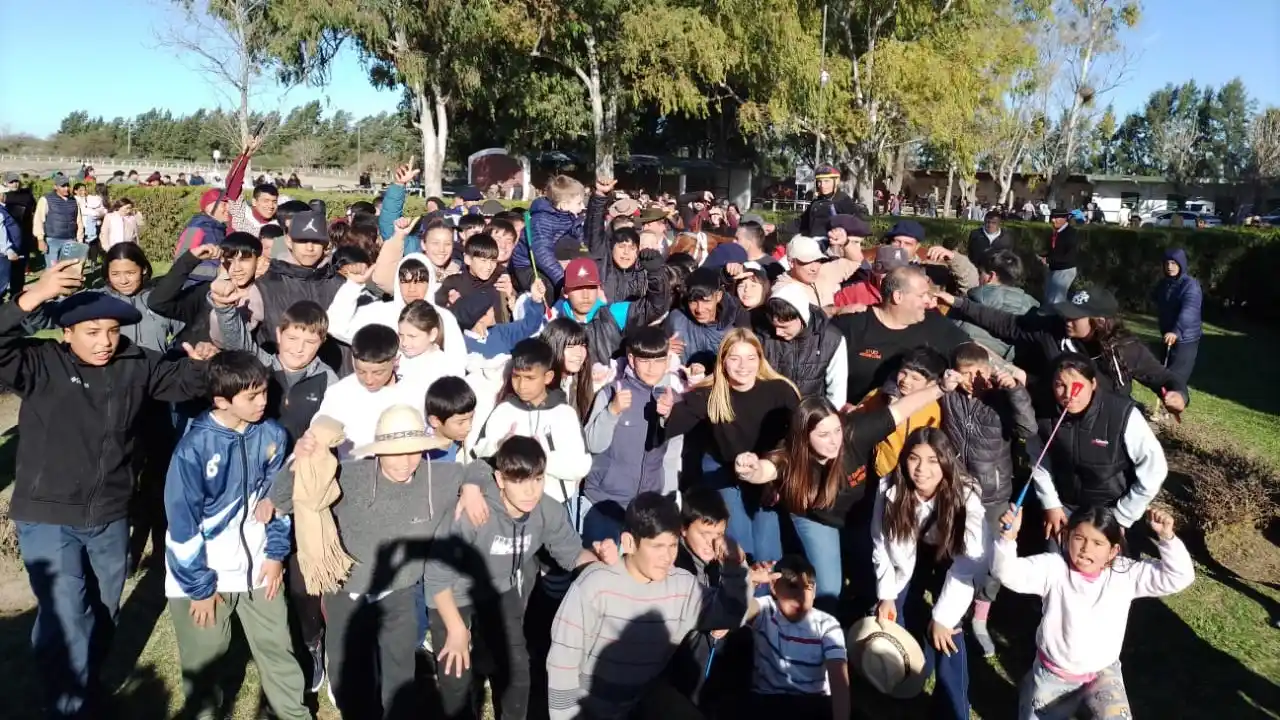 Gran jornada hípica en Gualeguay: 13 carreras y un hipódromo colmado