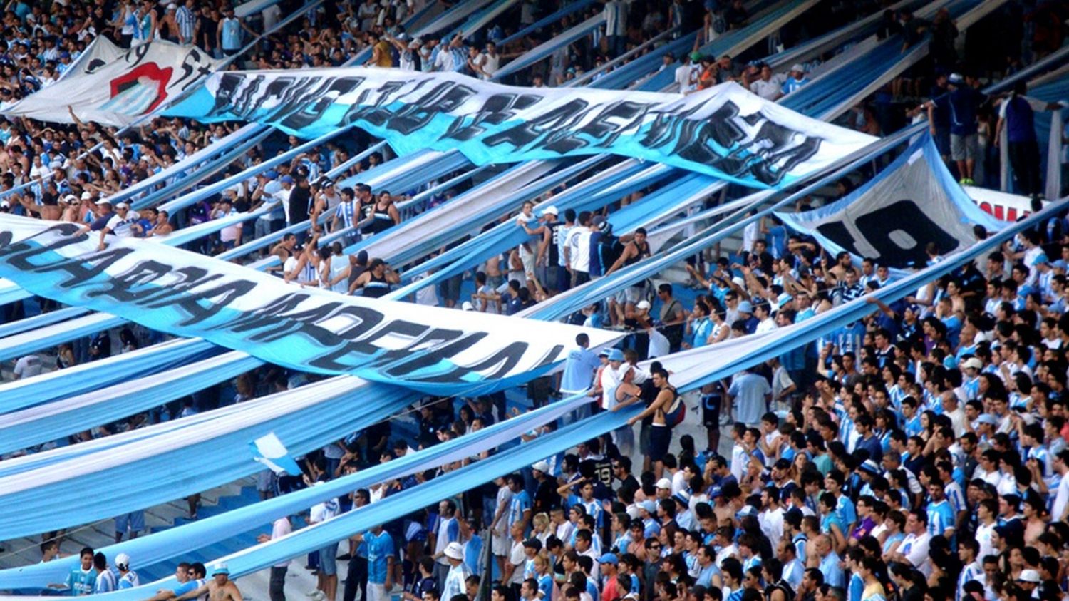 Detuvieron al líder de la barra brava de Racing por agresión