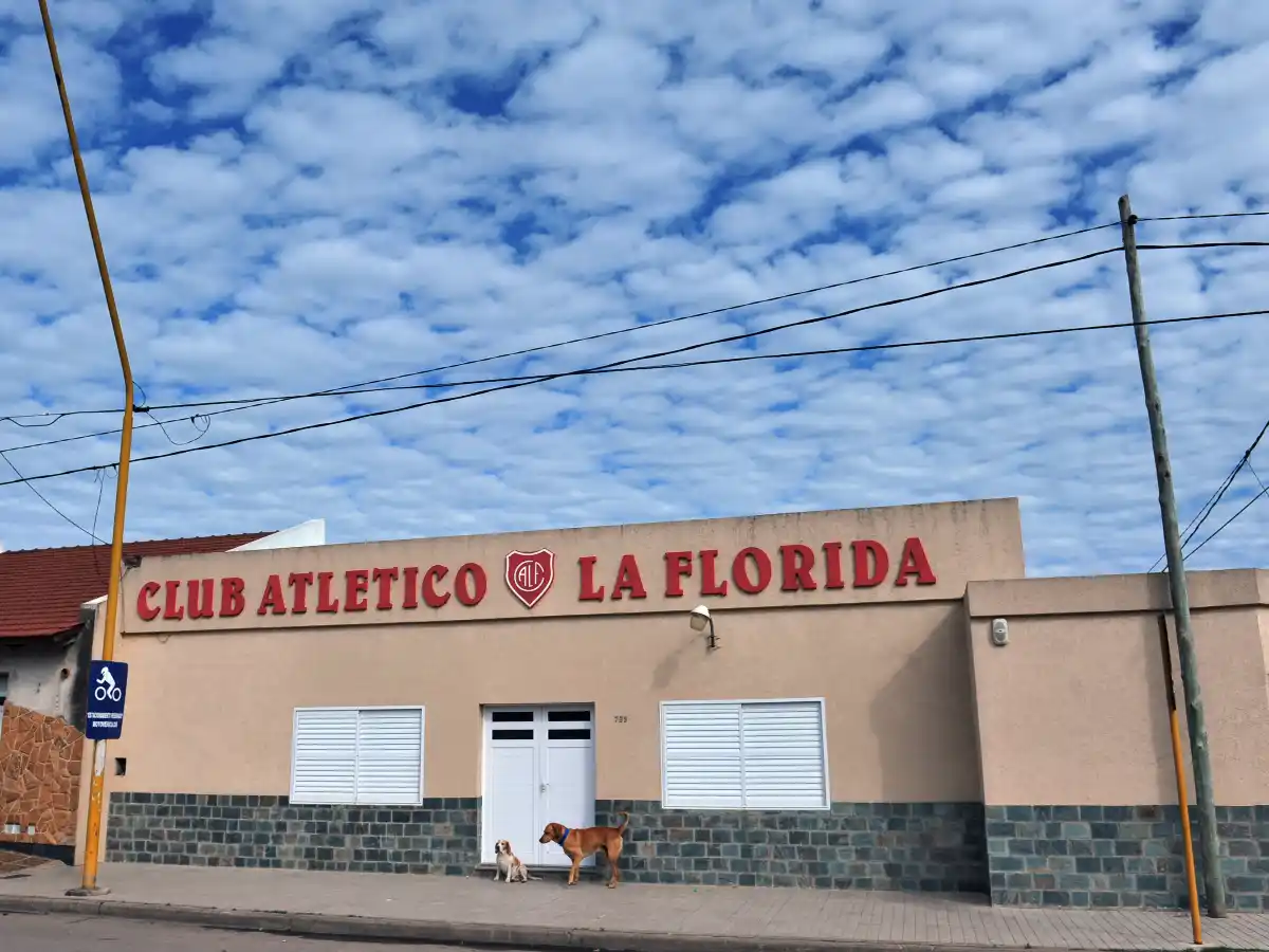 Ingresan a robar en el club La Florida 