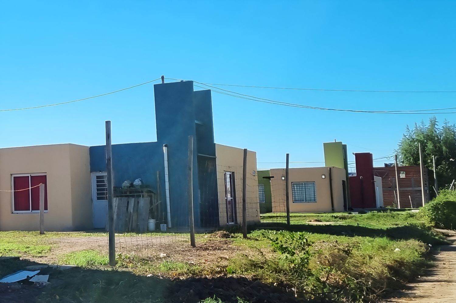 84 viviendas: Coopser fue a la Justicia por los "enganchados" de la luz