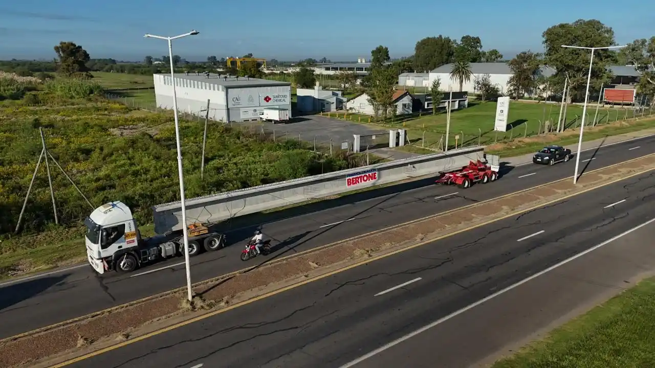 El nuevo Puente Carretero recibió la primera viga fabricada en Santa Fe - 3
