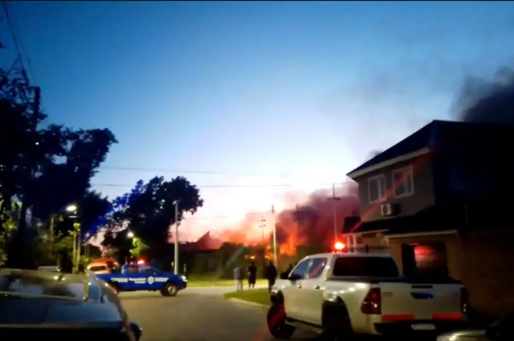 Incendio de dos fábricas
