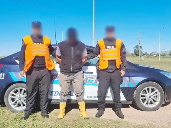 La Policía Federal detuvo a dos hombres por tenencia ilegítima de armas de fuego