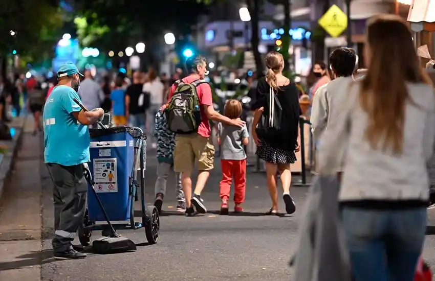 Este fin de semana se viene una nueva edición de la Noche de las Peatonales en Rosario