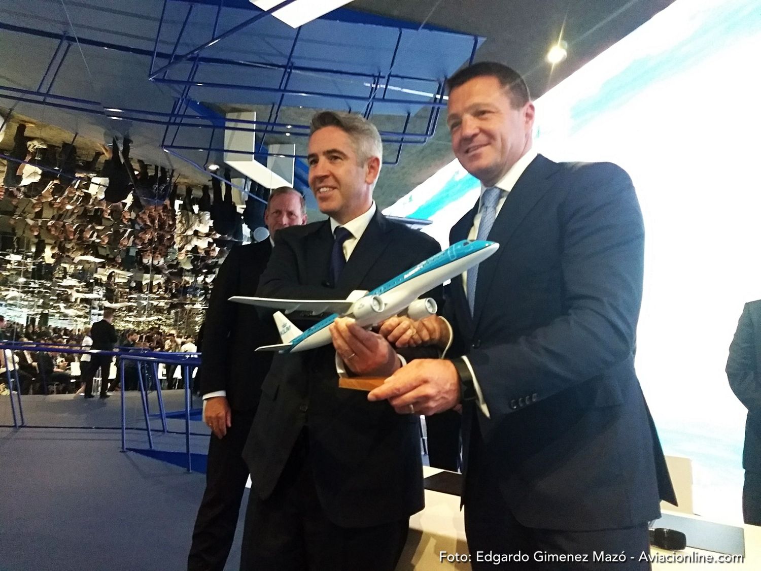 KLM firma carta de intención por hasta 35 Embraer E195-E2