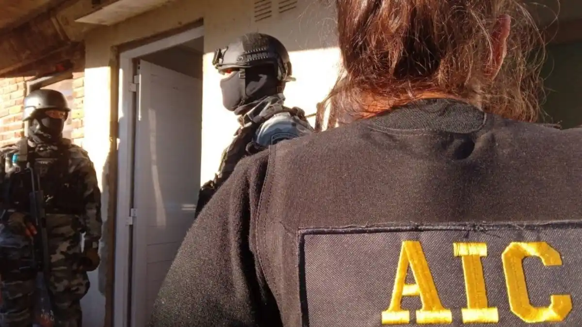 Quedó preso un hombre vinculado a la barra de Colón “La Negrada”