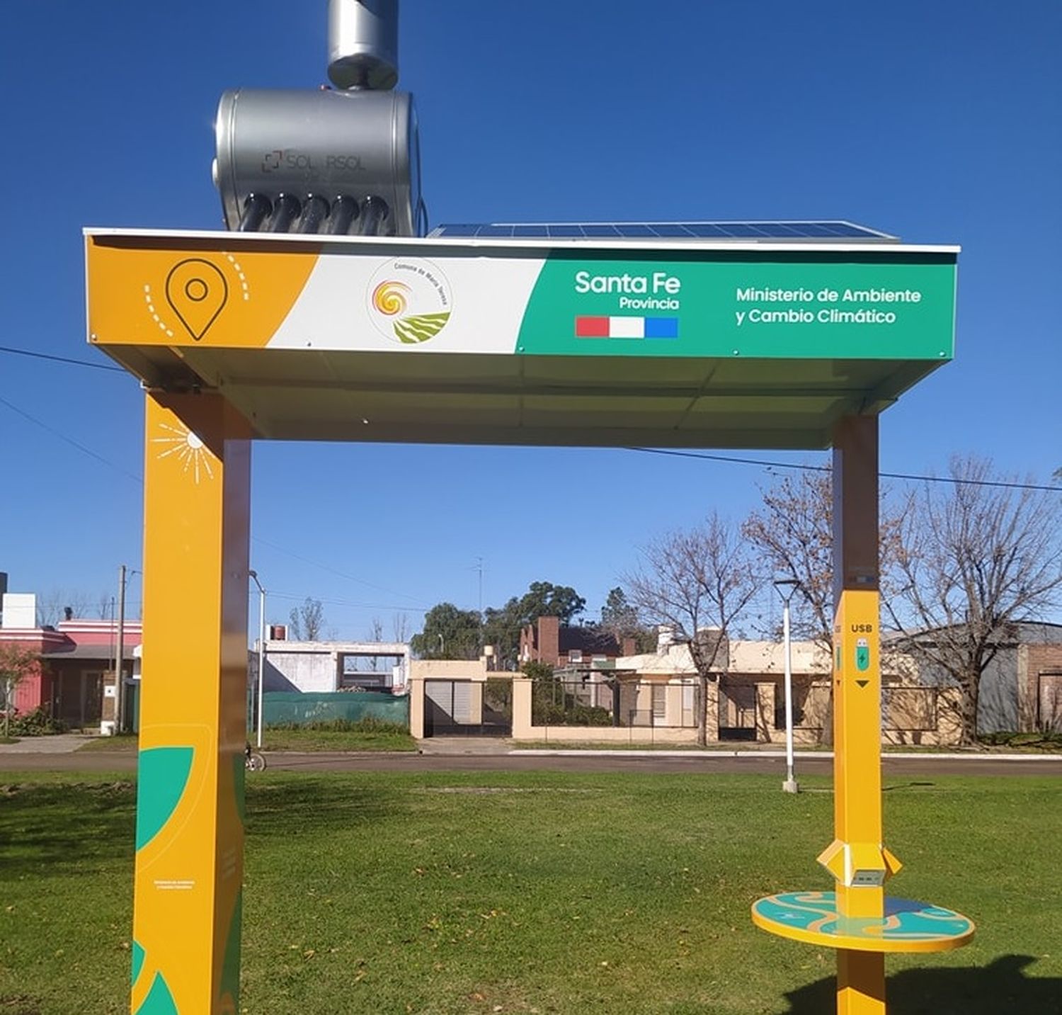 María Teresa: instalan estación solar para agua caliente, cargadores USB e iluminación led