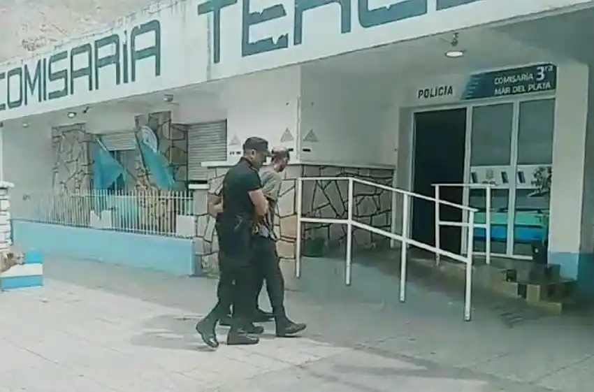 Empleados de un supermercado chino retuvieron a un ladrón