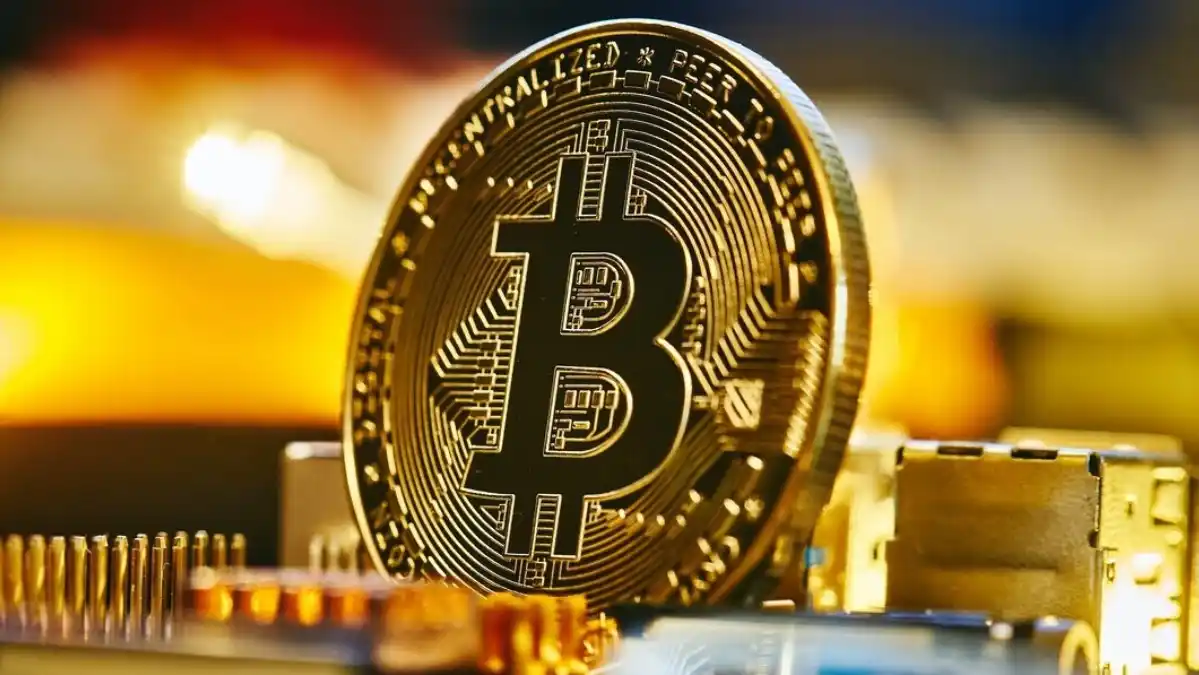 Tenedores de la criptomoneda RESPIRAN: tras años de sufrimiento el bitcoin supera de nuevo los $60.000