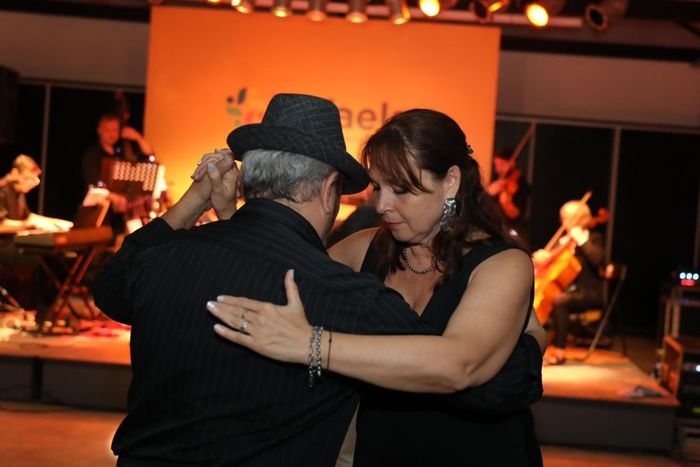 Clases de tango a cargo de la profesora Maricel Malano
