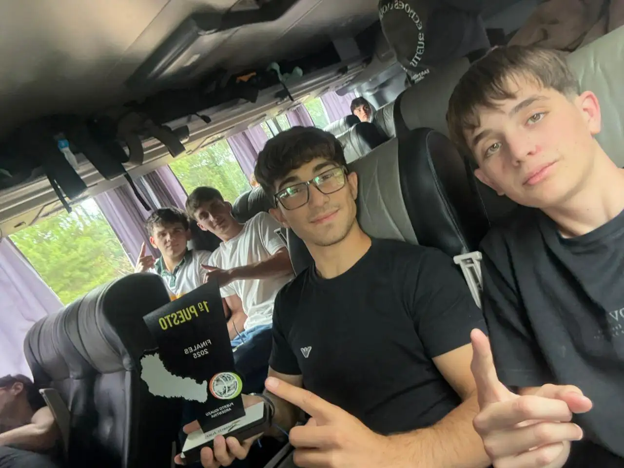 Francisco Lungo, Jeremías Albertengo, Mateo Quinteros y Santiago Lungo - Alumnos de Egusquiza Salieron campeones nacionales en el certamen “Sembrando Empresarios” - 3