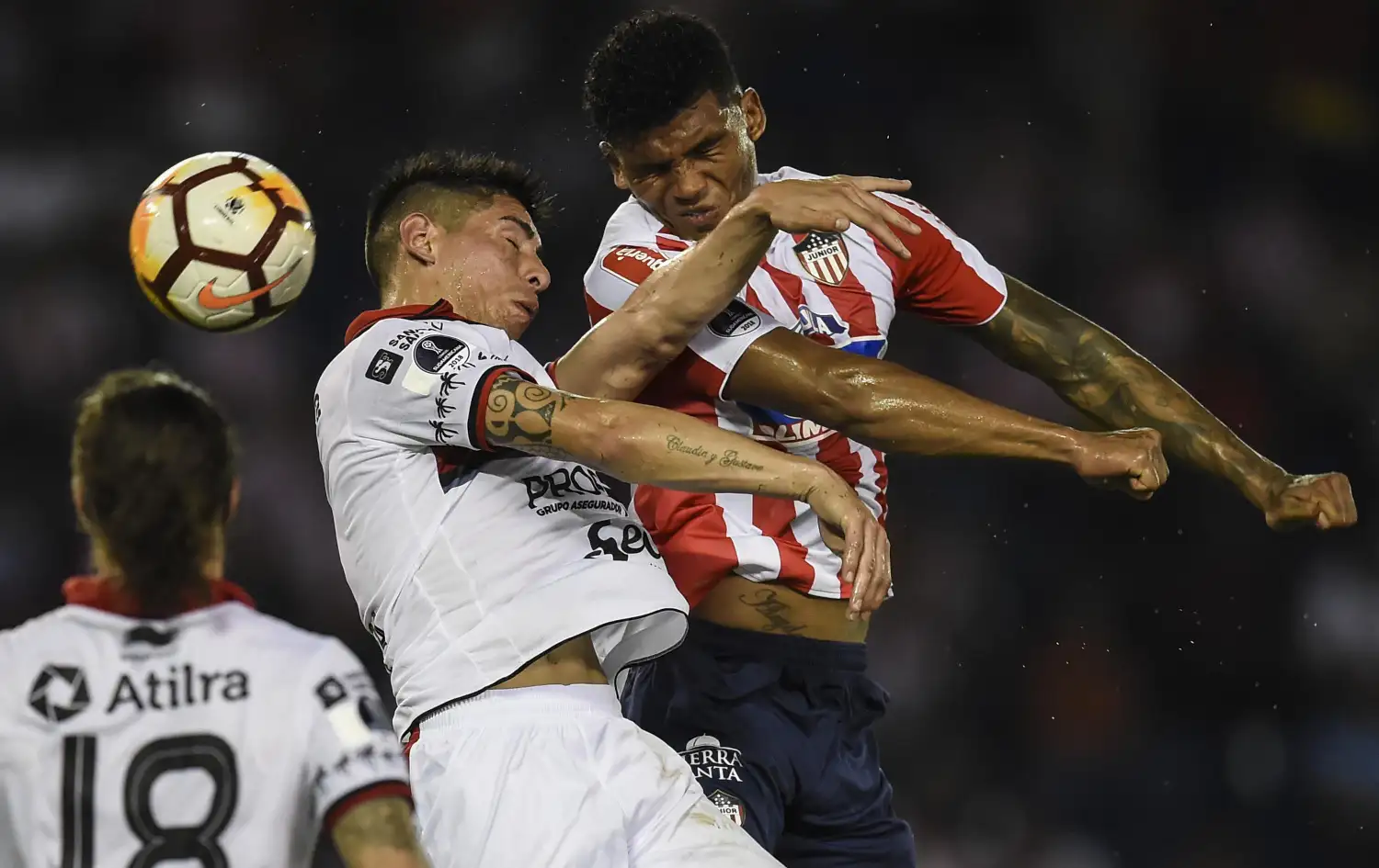 Colón cayó sobre el final en Barranquilla