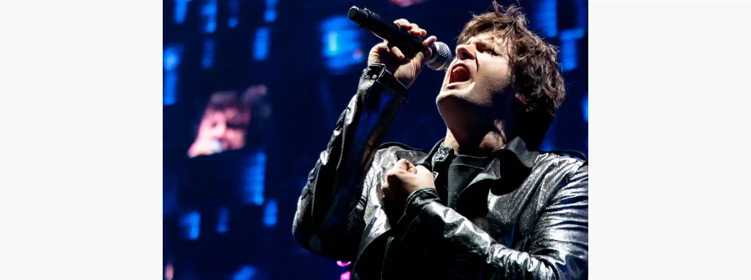 Ciro Martínez reversiona su historia musical en “Guerras (un viaje en el tiempo)”