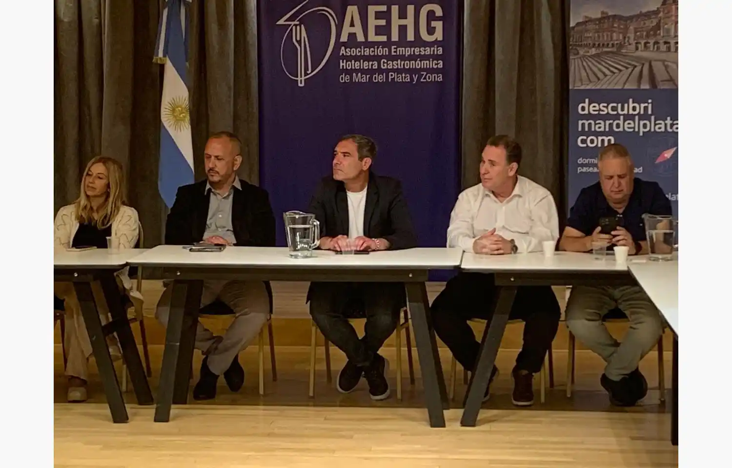 El intendente junto al nuevo titular del EMTURyC estuvieron en la sede de la AEHG.