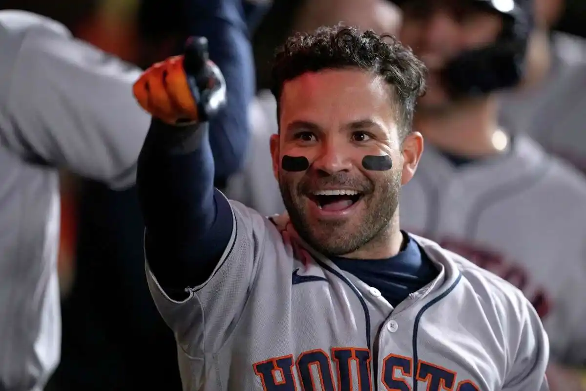 ¡SÚPER RATÓN LUCIÉNDOSE! José Altuve lográ la hazaña de «La Escalera» en la MLB (+VIDEO)
