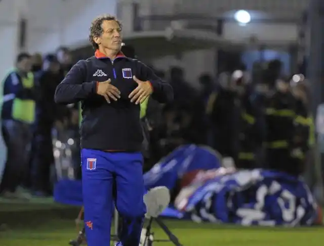 Troglio pegó el portazo y en Tigre buscan a Burruchaga