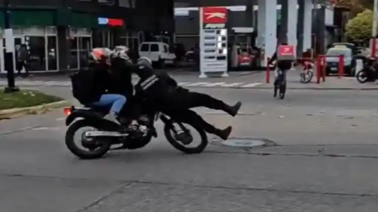 Montenegro felicitó al agente de tránsito atropellado por un motociclista que quiso evadir un control en Mar del Plata