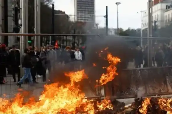 Francia: continúan las protestas contra la reforma de Macron