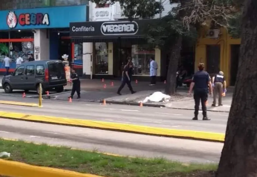 Asesinan a policía durante un tiroteo en medio de un asalto a una financiera en Vicente López