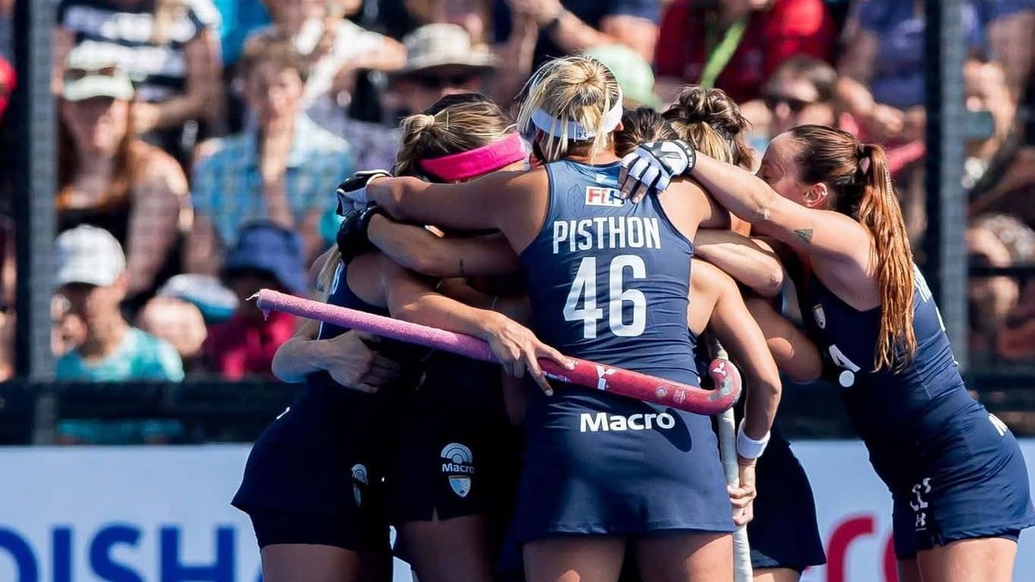 Las Leonas, con Bruggesser, en otra jornada de alegría