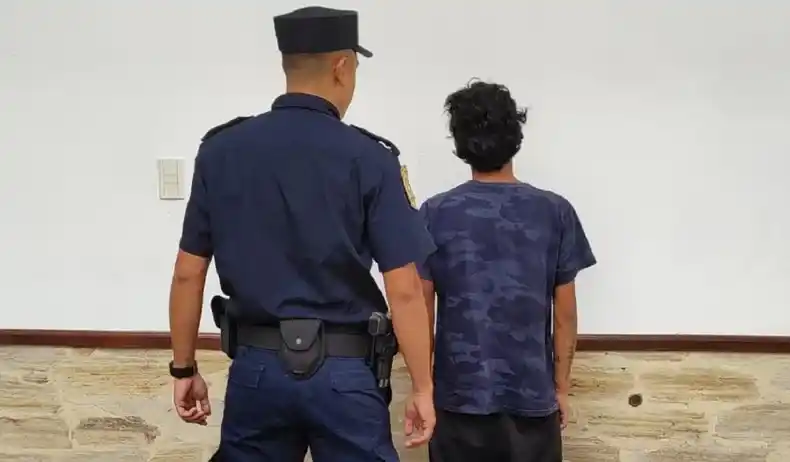 Un joven de 23 años quiso explotar una garrafa en su vivienda con su pareja adentro