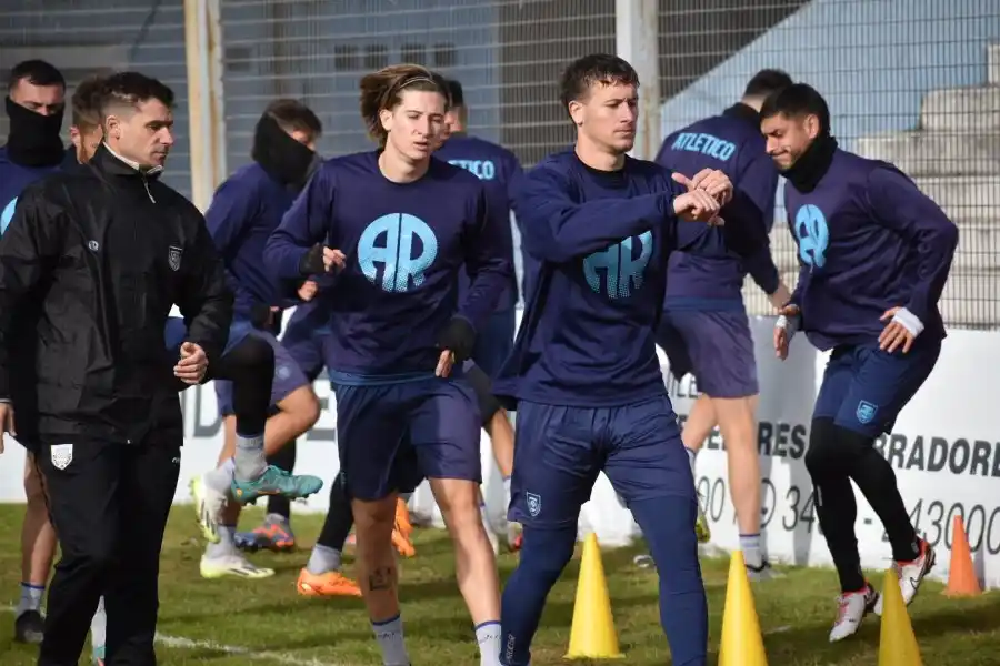 Albertengo es duda para enfrentar a Colón SF