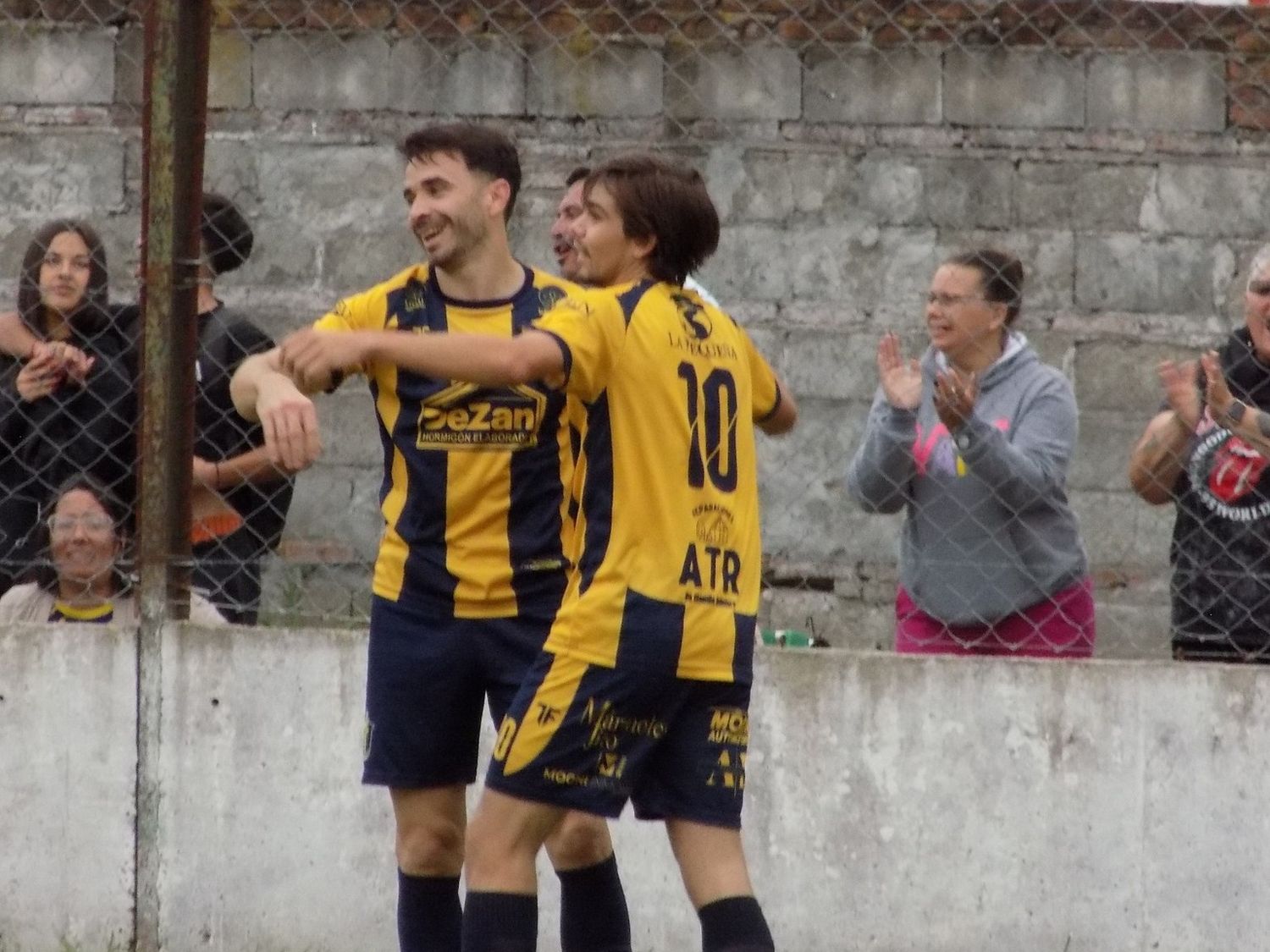 Juventud Urdinarrain sumó su segundo triunfo en fila y se prende en la pelea (crédito: Fotorysa Isayrodo).