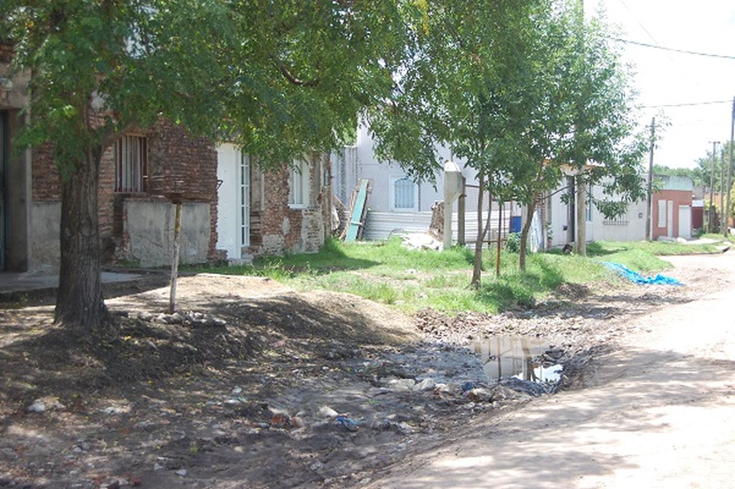 La erosión está llevándose la calle Gutenberg