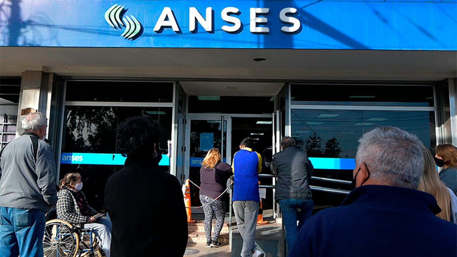 El lunes arranca el pago del bono de hasta $6.000 a jubilados: el cronograma