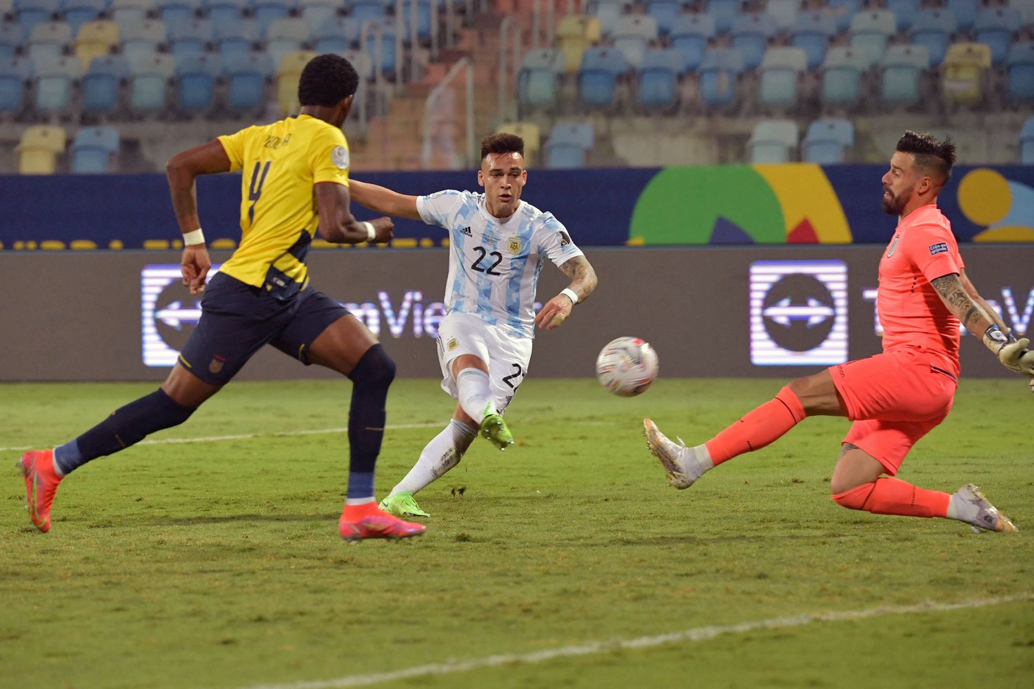 Argentina encontró la efectividad y es semifinalista