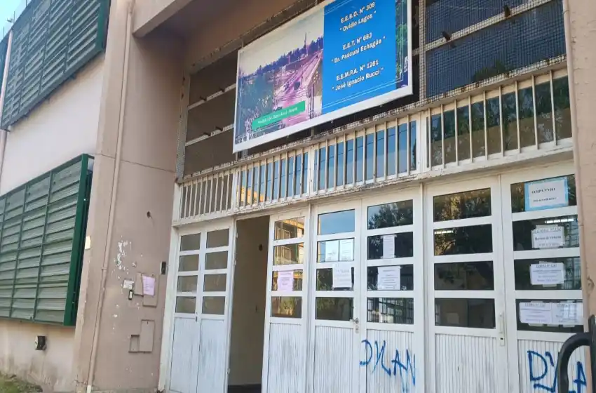 Violencia sin límites: vandalizaron una escuela en barrio Rucci