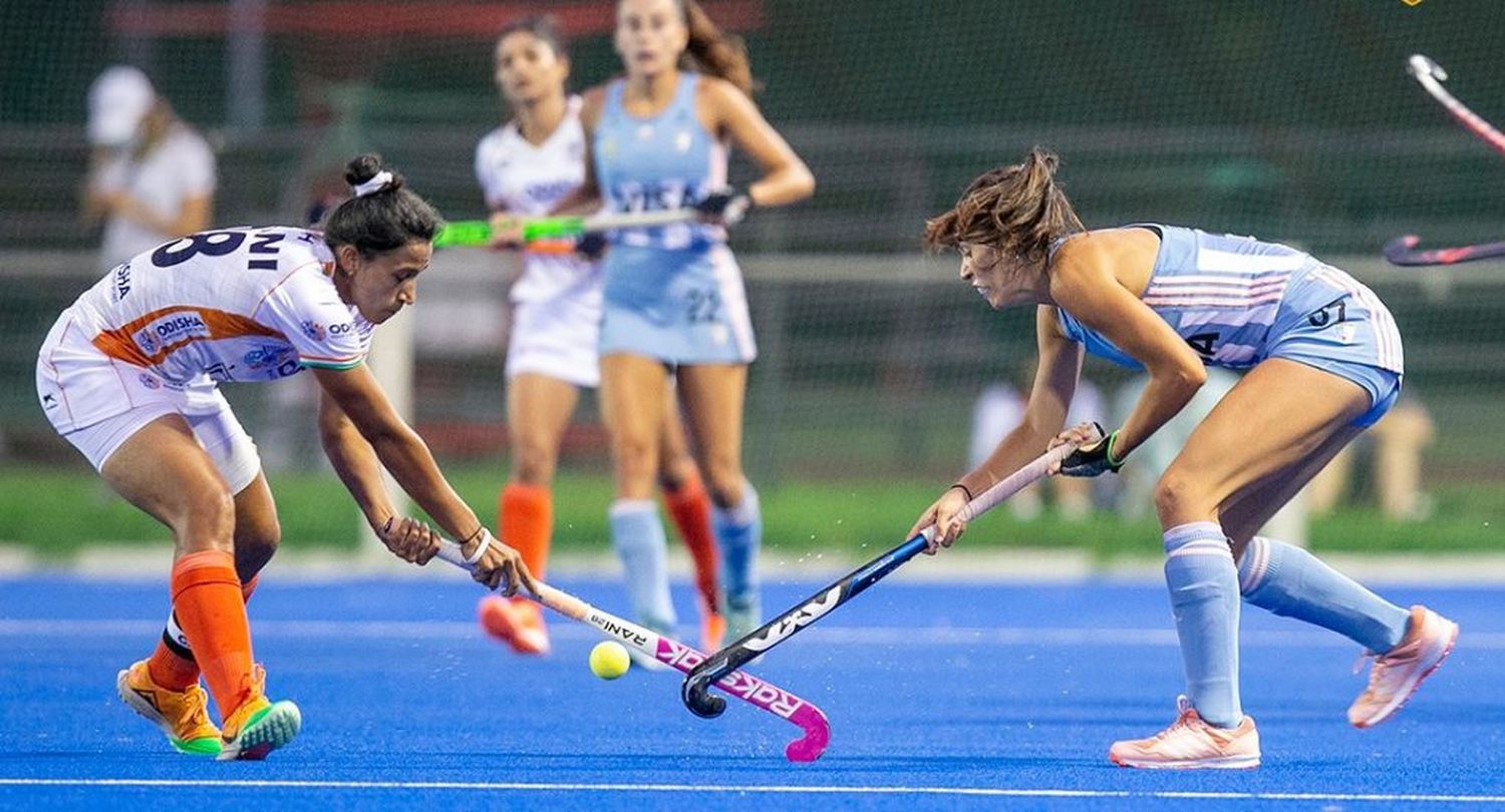 Delpech volvió a ser titular en Las Leonas