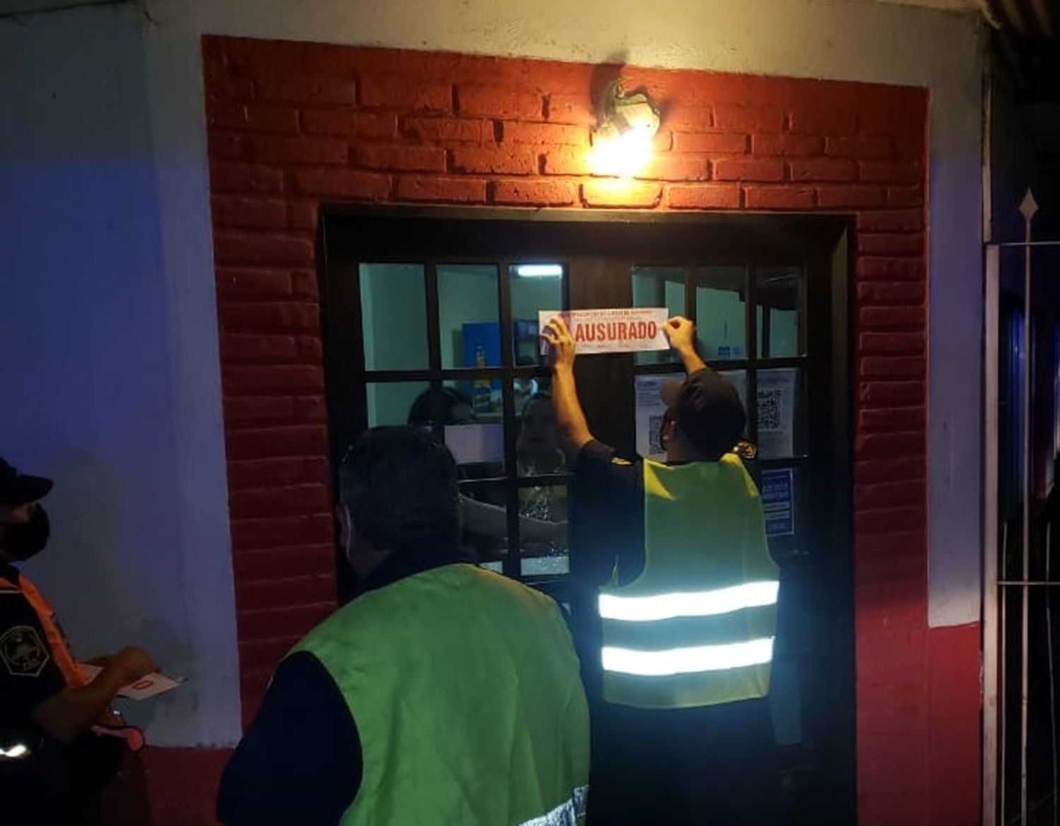 Clausuraron un bar en Río Tala antes del show de “El Gordo Luis” y desbarataron una fiesta clandestina en Villa Jardín